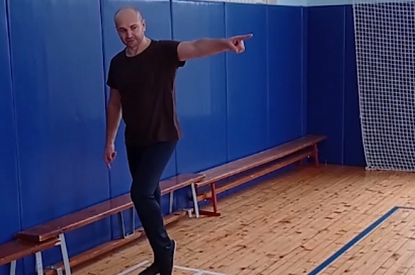 Онлайн-тренировка по спортивным танцам прошла в Сосенском центре спорта