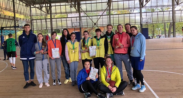 Спортсмены из Сосенского взяли два призовых места турнира по стритболу