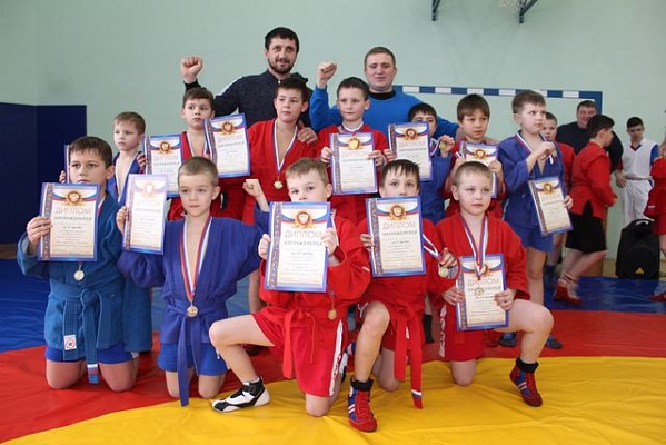 Семь медалей завоевали Сосенские самбисты в турнире ко Дню защитника Отечества
