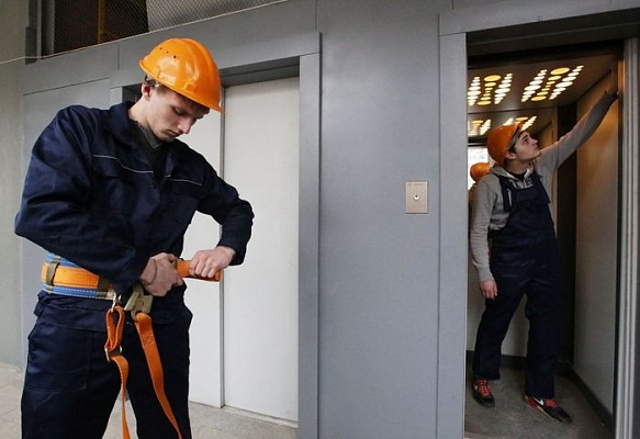 Ремонт трех лифтов завершили в Коммунарке