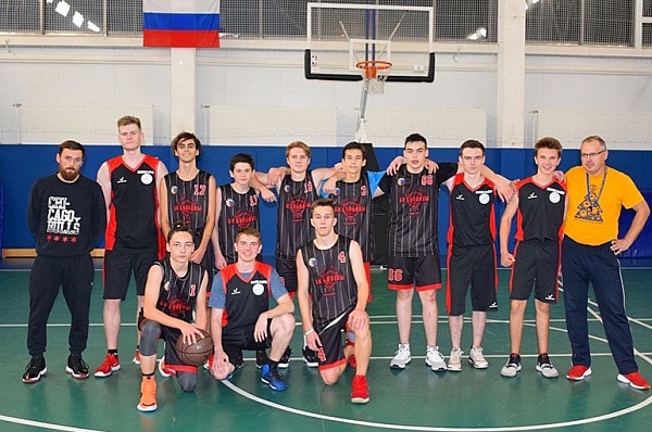 Баскетболисты из Сосенского готовятся к играм за выход в городской этап чемпионата