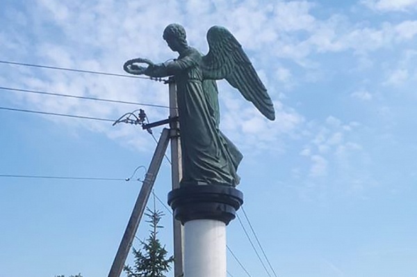 В Летове завершился ремонт памятника погибшим в годы войны 
