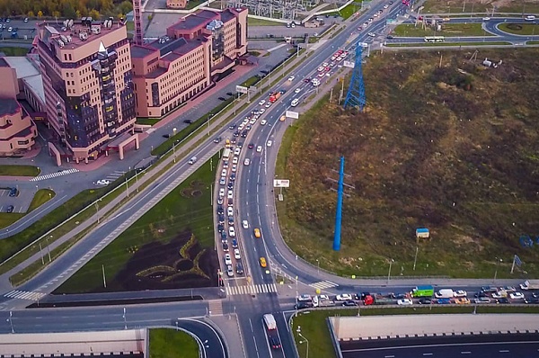 ЦОДД снова перенастроит светофор на перекрестке Калужского шоссе и улицы Александры Монаховой 