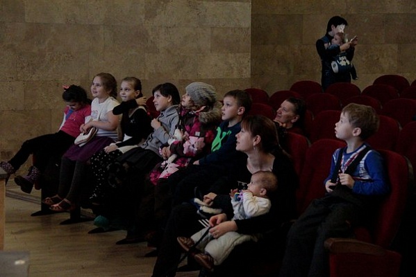 Юных сосенцев и их родителей пригласили к просмотру советских мультфильмов