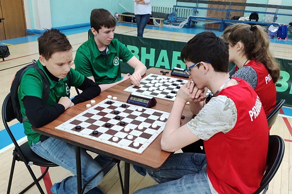 26 шашистов 3 из россии