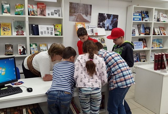 Игровая программа «Подвижники земли русской» прошла в библиотеке поселения
