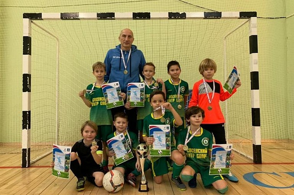 Спортсмены из Сосенского победили в турнире по мини-футболу