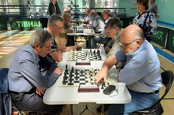 Сосенские шахматисты стали первыми на окружных соревнованиях 