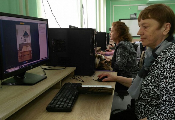 Более двухсот жителей Сосенского записалось в проект «Московское долголетие» 