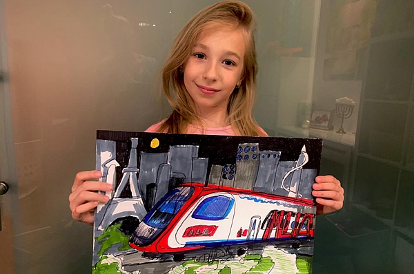 Школьница из Сосенского стала призером городского конкурса детского рисунка