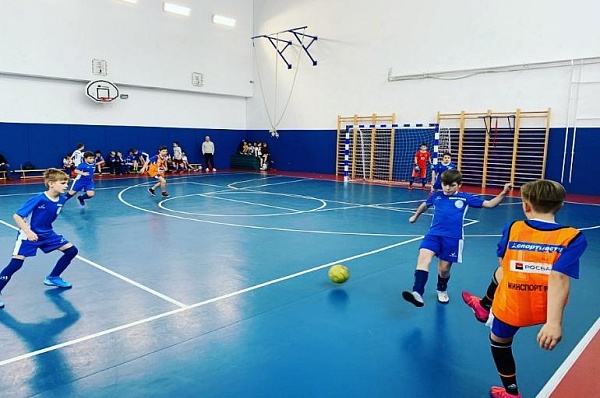 Юные футболисты из Сосенского провели матчи в рамках спортивной лиги